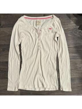 y2k Hollister henley ribbed v neck long sleeve top with pink accents